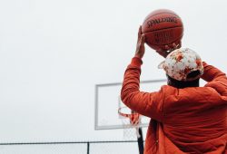 Pourquoi les ballons de basket sont orange ? Question insolite