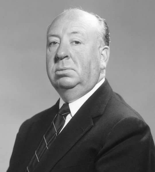 Alfred Hitchcock avait-il un nombril ?