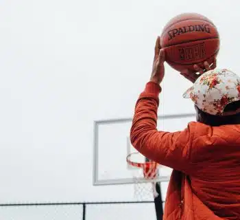 Pourquoi les ballons de basket sont orange ? Question insolite