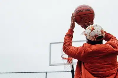 Pourquoi les ballons de basket sont orange ? Question insolite