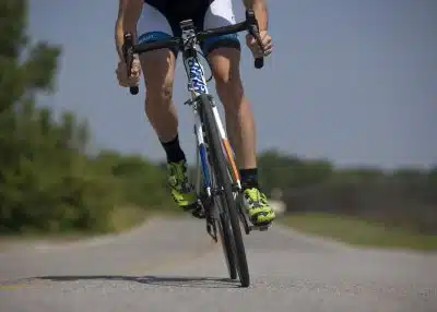 Pourquoi les cyclistes s'épilent-ils les jambes ?