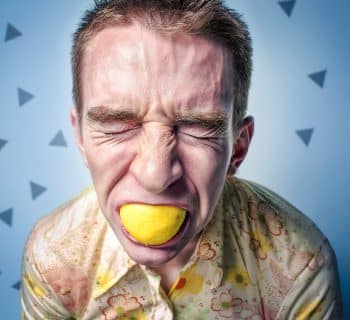 Le citron blanchit les dents idée insolite fausse